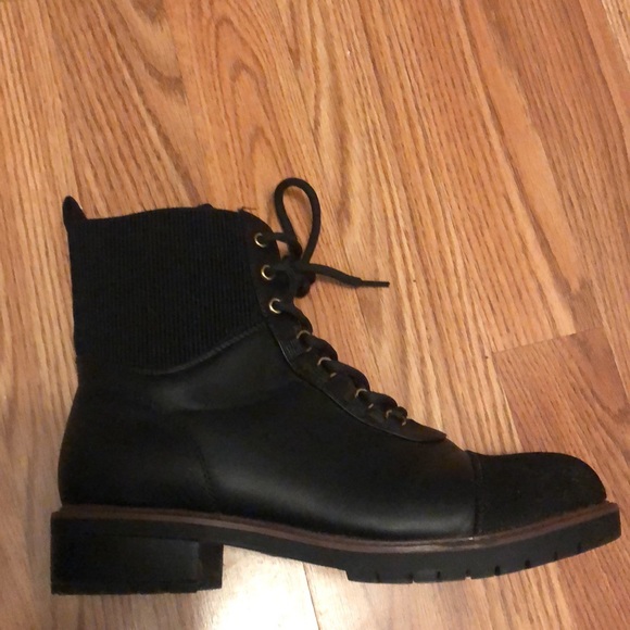 Women Boots - Picture 4 of 8